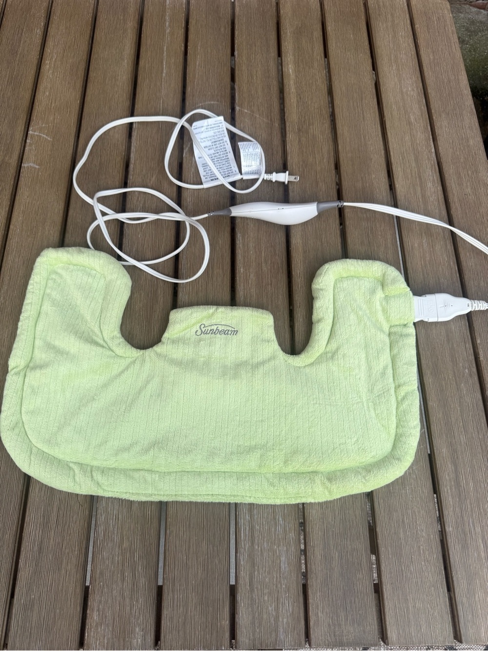 Sunbeam Electric Heating Pad Neck & Shoulder Wrap Green Heat Therapy wController